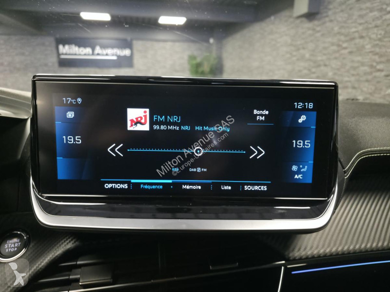 Véhicule utilitaire Peugeot 1.2i PureTech 12V -...