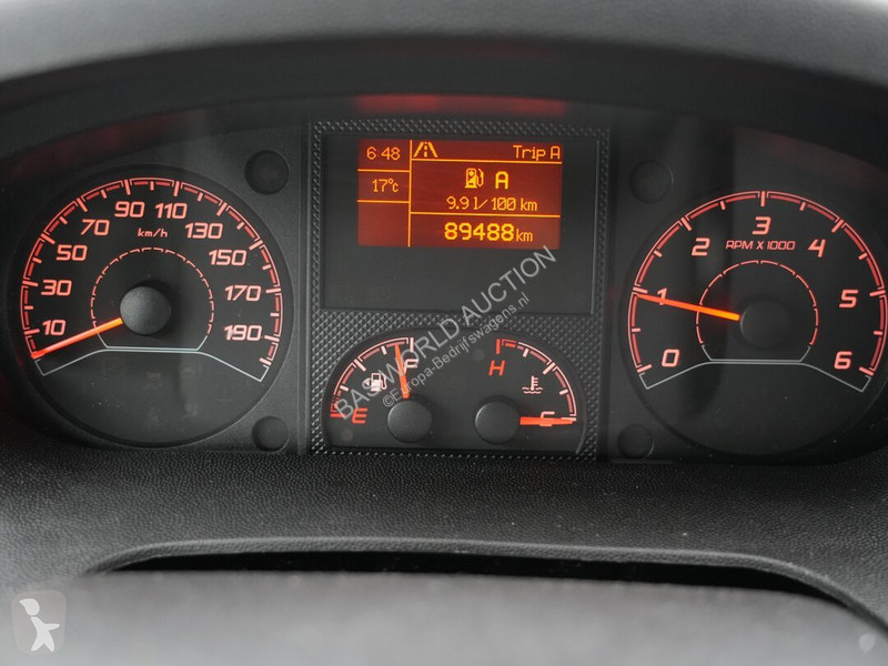 Véhicule utilitaire Opel 140PK