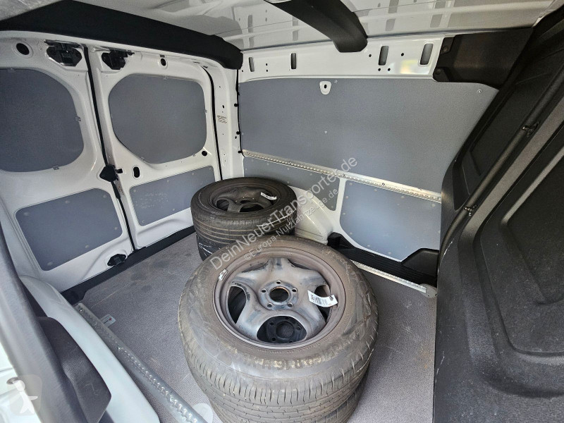 Véhicule utilitaire Mercedes 110 CDI...