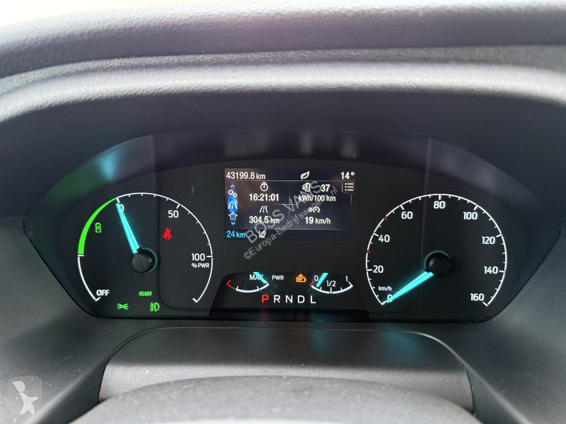 Véhicule utilitaire Ford e 68kWh 184PK E-
