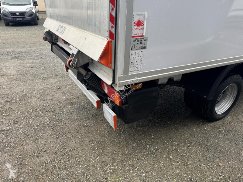 Užitkové vozidlo Renault MASTER 3T5 CAISSE 20M3...
