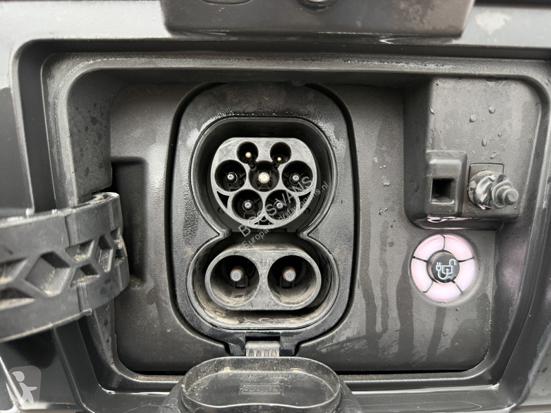 Užitkové vozidlo Ford 68kWh 184PK L4H3 317km...