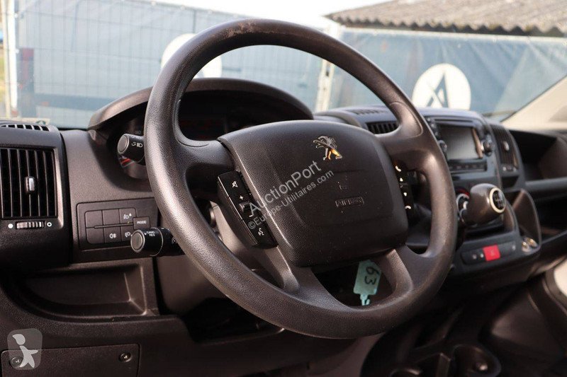 Véhicule utilitaire Peugeot