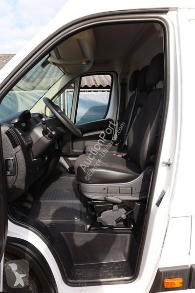 Véhicule utilitaire Peugeot