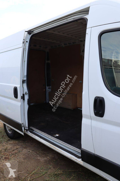 Véhicule utilitaire Peugeot