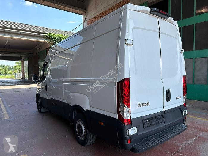 Veicolo commerciale Iveco  35S16
