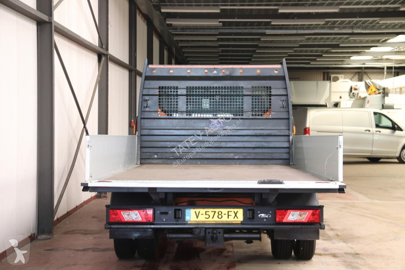 Véhicule utilitaire Ford met nieuwe NIEUWE...