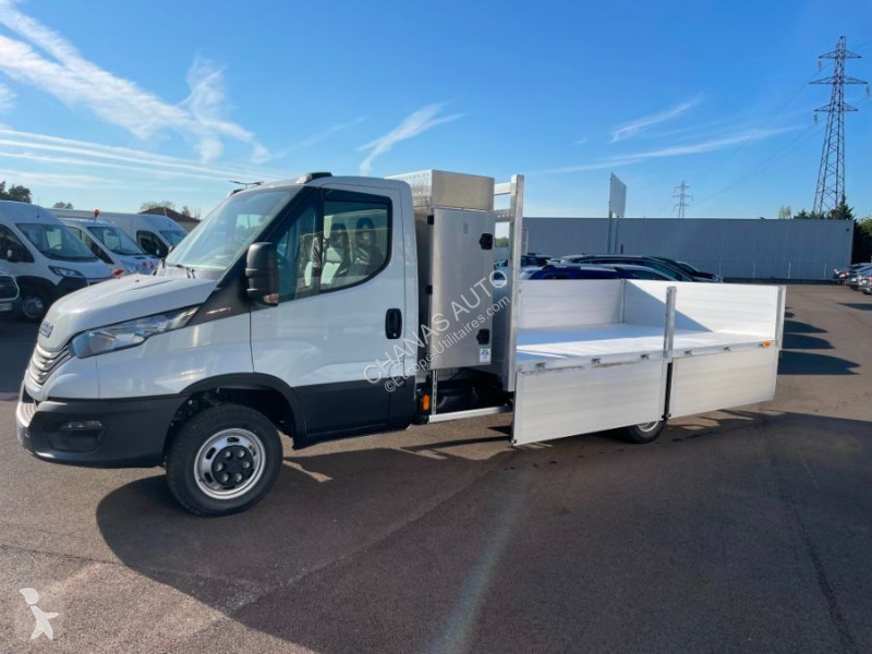Véhicule utilitaire Iveco 35C16 160CV 3L...