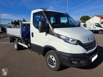 Con volquete Iveco