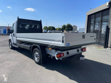 Utilitaire plateau ridelles Fiat neuf
