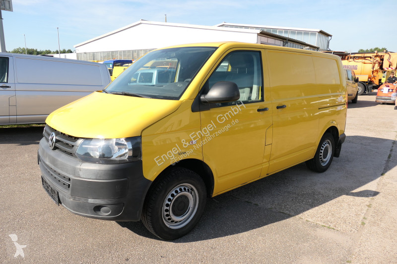 Autoutilitară Volkswagen T5 Transporter 2.0 TDI...