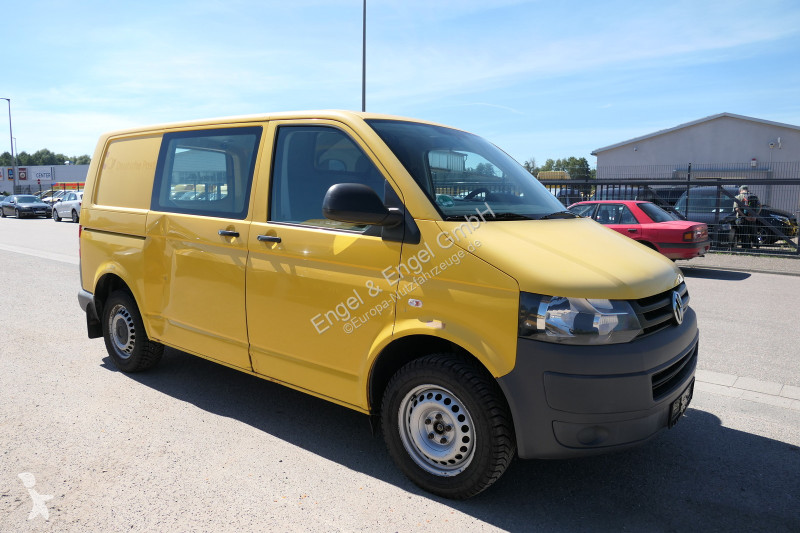 Véhicule utilitaire Volkswagen T5 Transporter...