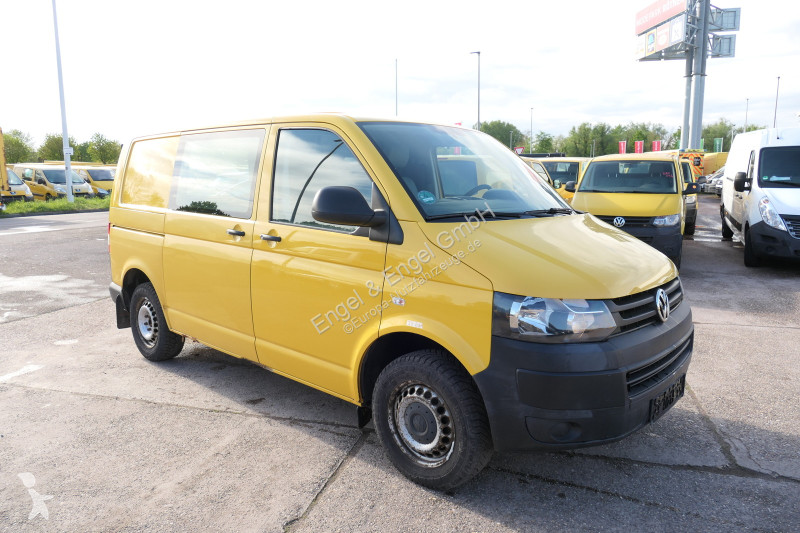 Лекотоварен автомобил Volkswagen T5 Transporter...