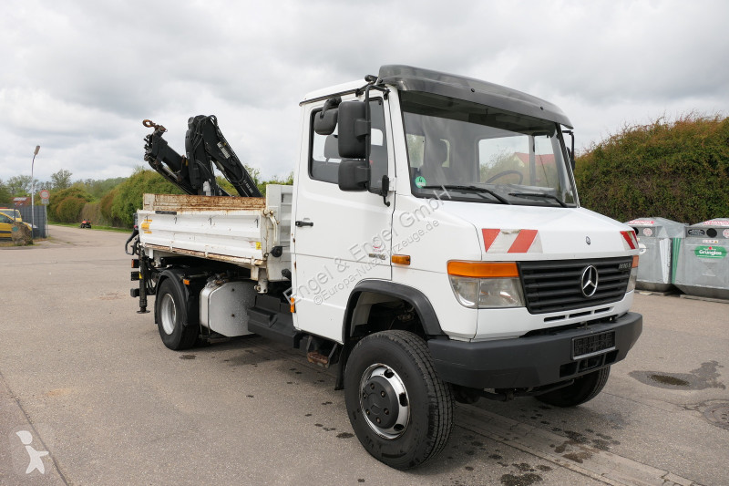 Furgoneta Mercedes Vario 816D mit Ladekran 3...
