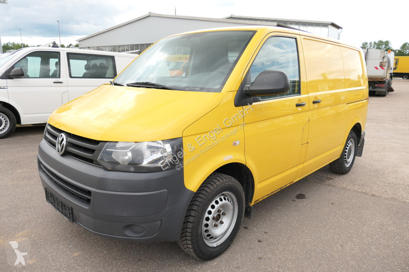 Лекотоварен автомобил Volkswagen T5 Transporter...