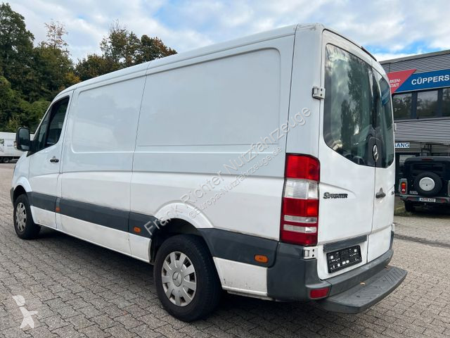 Véhicule utilitaire Mercedes 215CDI...