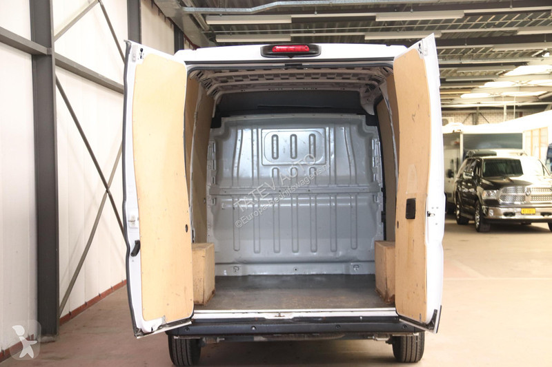 Véhicule utilitaire Peugeot 2.2 140PK L2H2 EURO 6