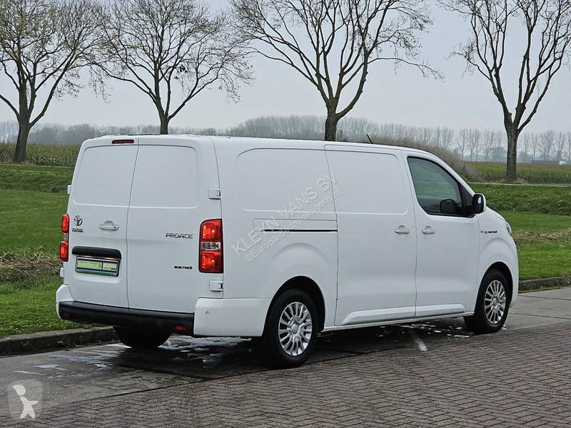 Véhicule utilitaire Toyota ELECTRIC 50 KWH L3...