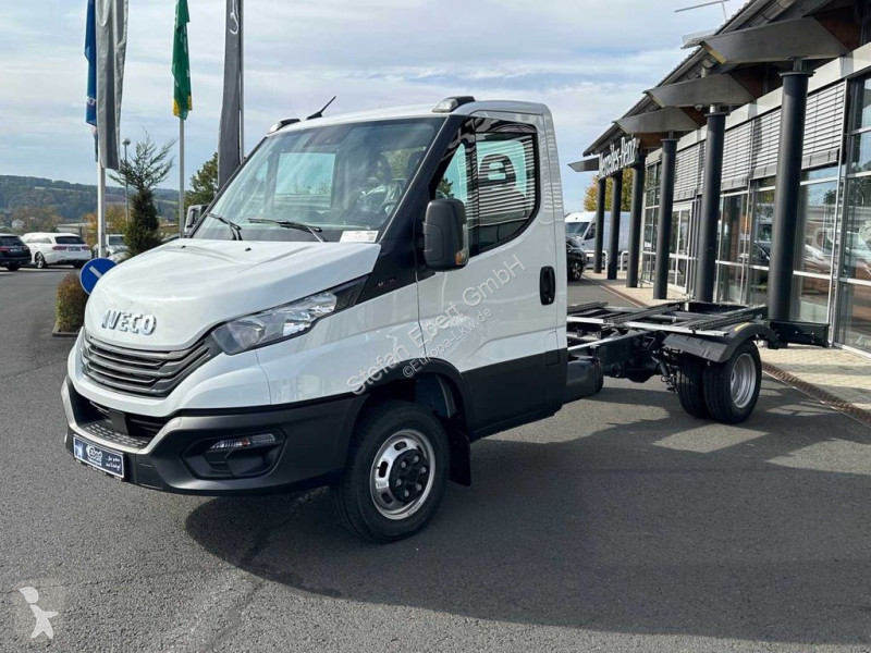 Furgoneta Iveco 50C18 3.0L *R3750mm*Navi*Klima* 3x