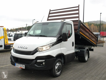 Con volquete Iveco