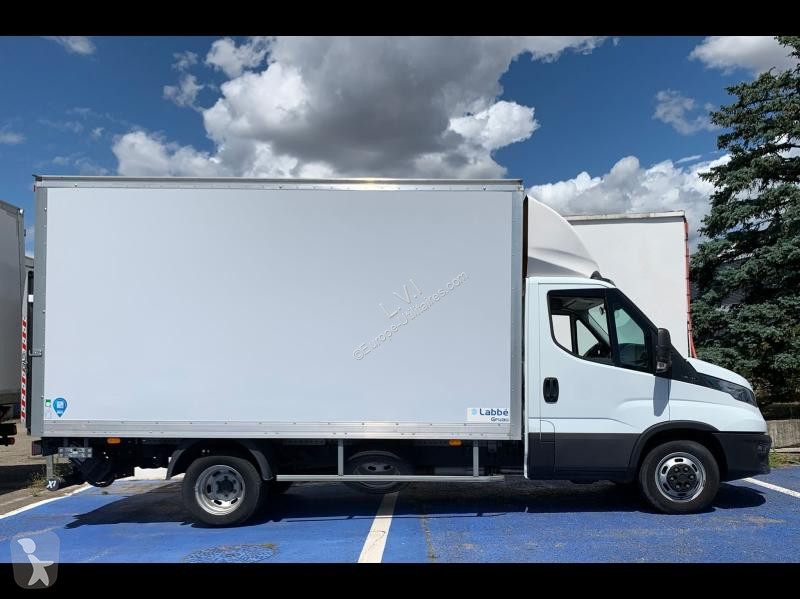 Véhicule utilitaire Iveco CCb 35C16H...