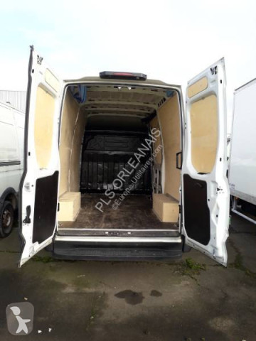 Fourgon long Iveco