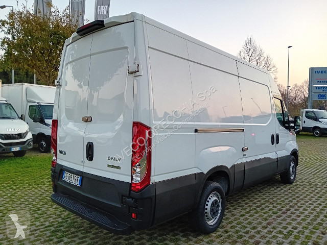 Veicolo commerciale Iveco DAILY 35S14 AT8