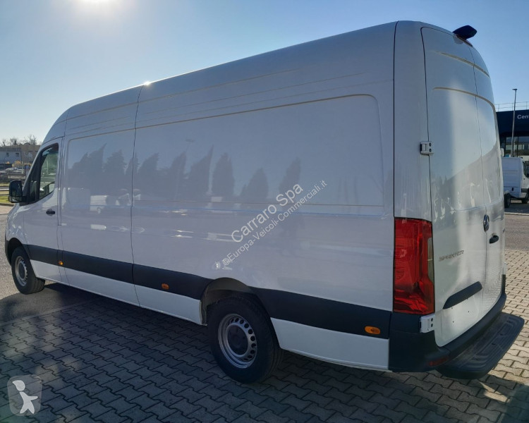 Autoutilitară Mercedes Furgone Traz. Post