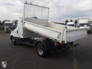 Utilitaire benne standard Iveco