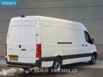 Fourgon long Mercedes