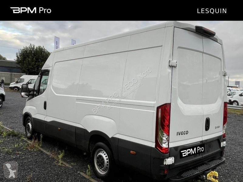 Véhicule utilitaire Iveco 35S Fg 35S14 V12