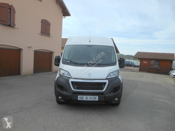 Furgón largo Peugeot