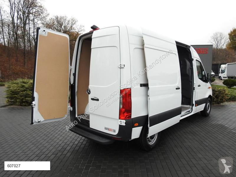 Véhicule utilitaire Mercedes ESPRINTER NOWY...