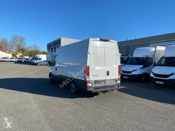 Fourgon utilitaire Iveco