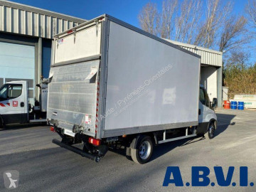 Utilitaire caisse grand volume Iveco
