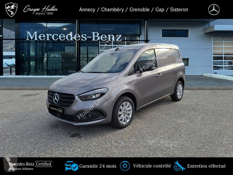 Véhicule utilitaire Mercedes 112 CDI Fourgon...