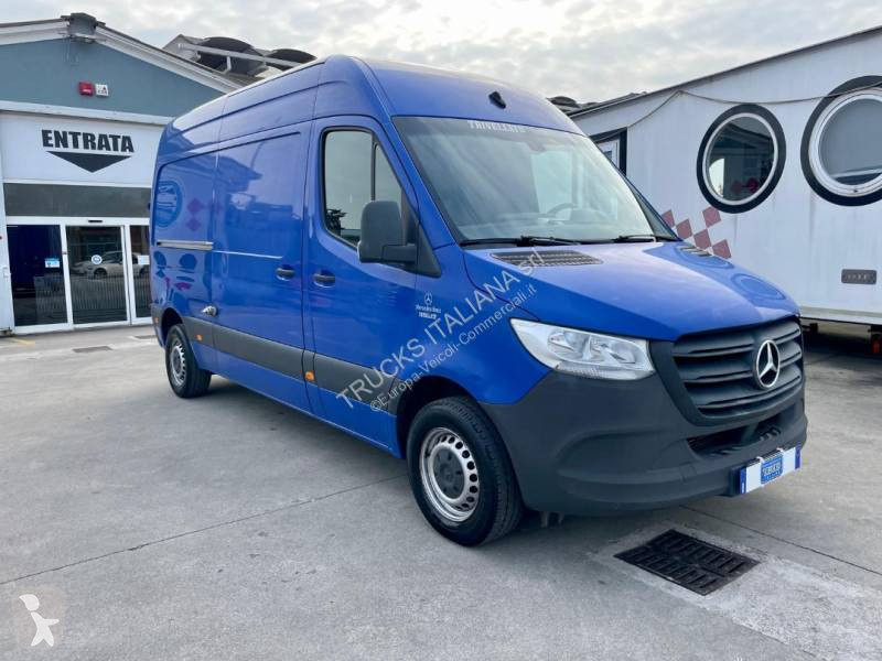 Furgoneta Mercedes