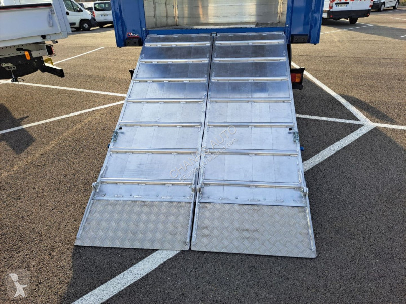 Véhicule utilitaire Iveco 35C18 180CV 3L...