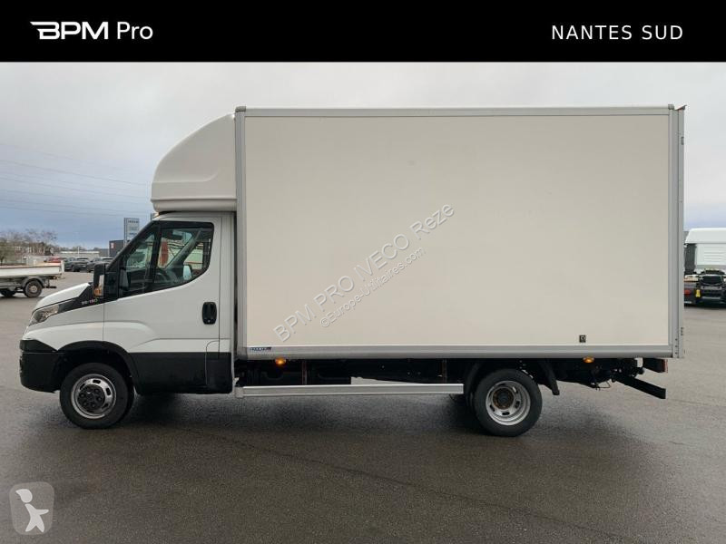 Véhicule utilitaire Iveco CCb 35C18H...