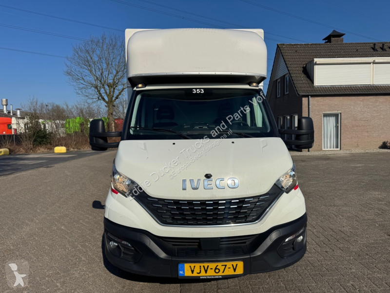 Autoutilitară Iveco 40-180 HI-MATIC EURO 6