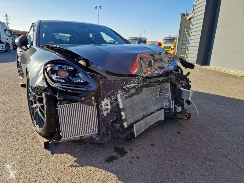 Véhicule utilitaire Porsche