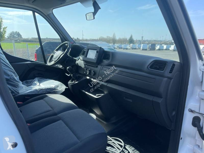 Véhicule utilitaire Nissan