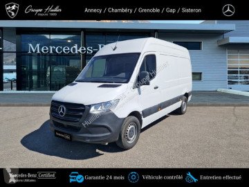 Fourgon long Mercedes
