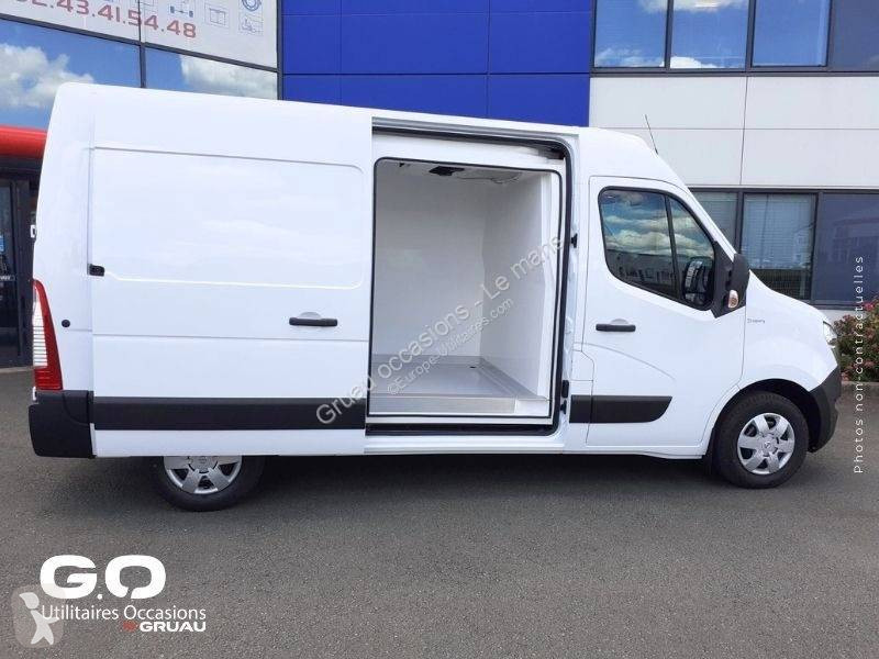 Véhicule utilitaire Nissan
