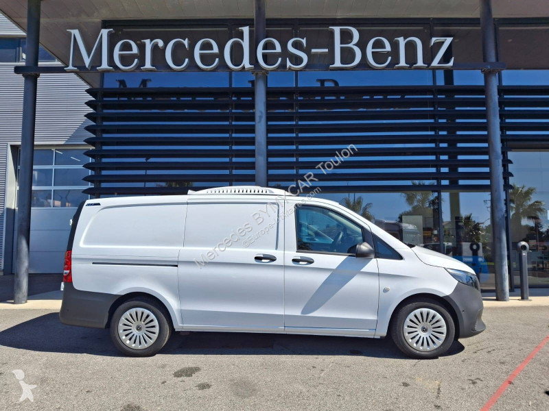 Véhicule utilitaire Mercedes VITO FOURGON 114...