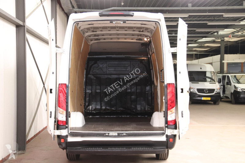 Veículo utilitário Iveco 35S14V 2.3 L2H2 AIRCO...