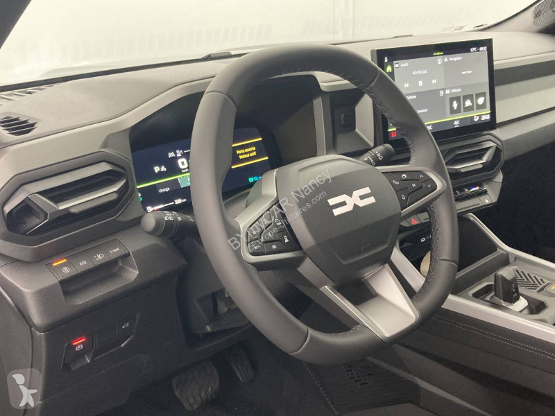 Veicolo commerciale Dacia Bigster Hybrid 155