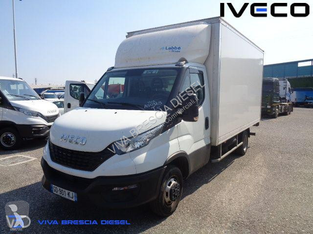 Veículo utilitário Iveco DAILY