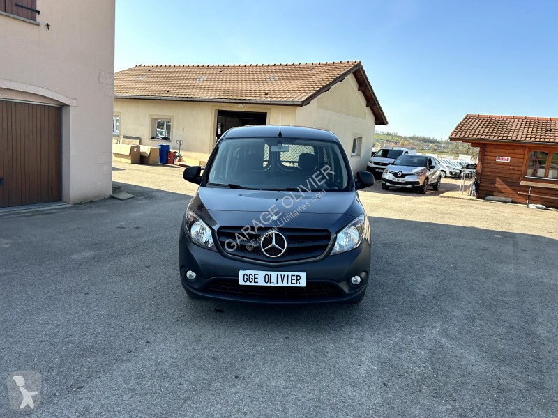 Véhicule utilitaire Mercedes Compact 109 1.5...
