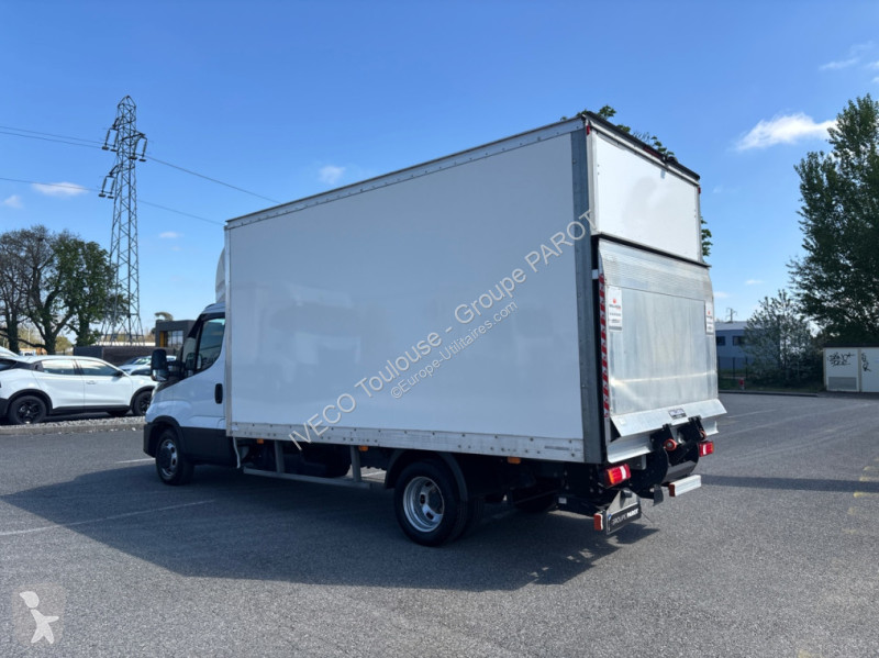 Véhicule utilitaire Iveco 35C16H3.0 empattement...